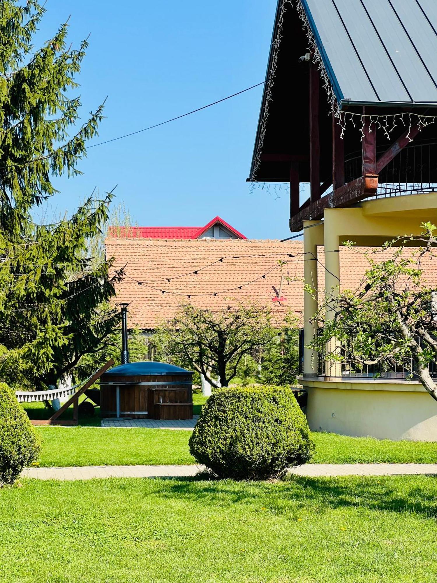 Orchard Villa Brasov Exterior photo